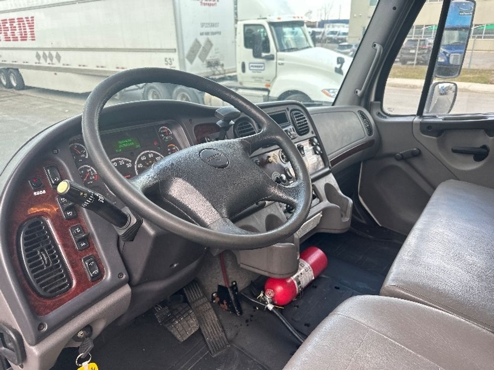 Medium Duty Box Truck-Light and Medium Duty Trucks-Freightliner-2019-M2-Oshawa-ON-294,939\n\t\tkm-$ 63,750 - Image 16