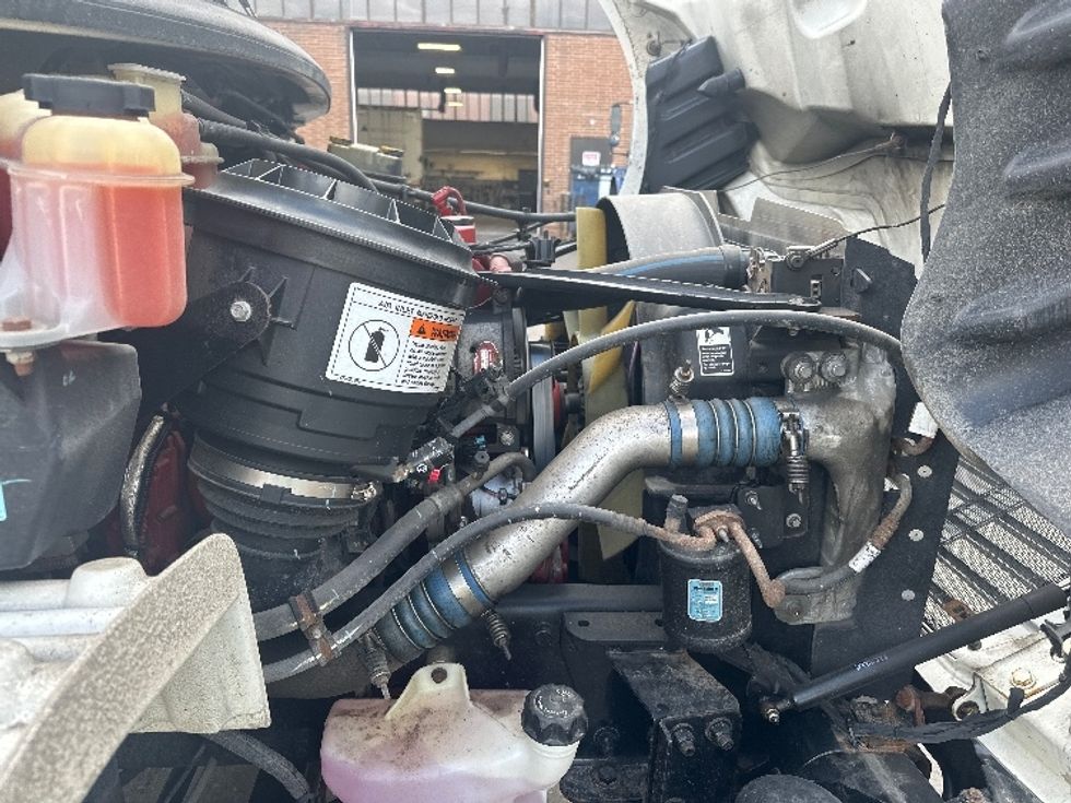 Medium Duty Box Truck-Light and Medium Duty Trucks-Freightliner-2019-M2-Oshawa-ON-294,939\n\t\tkm-$ 63,750 - Image 22