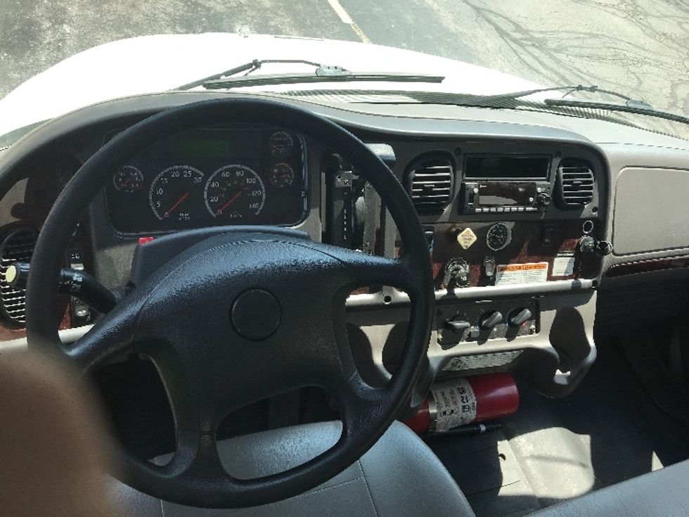 Medium Duty Box Truck-Light and Medium Duty Trucks-Freightliner-2019-M2-Oshawa-ON-356,117\n\t\tkm-$ 56,000 - Image 18