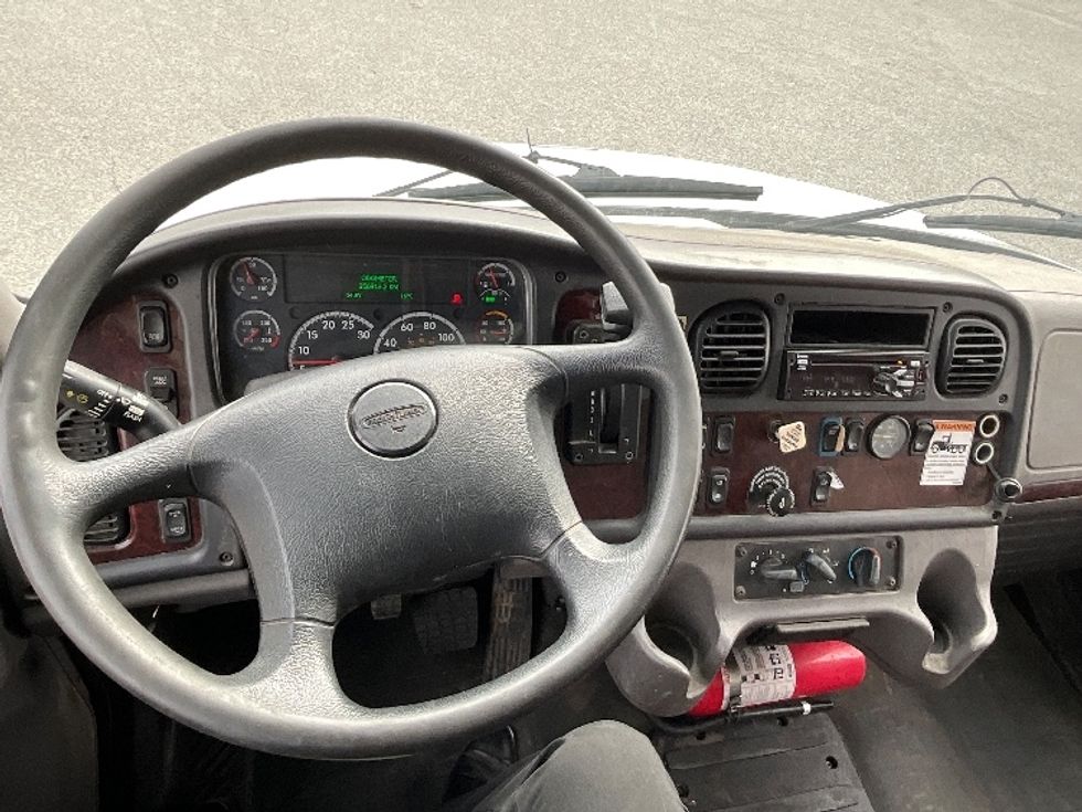 Medium Duty Box Truck-Light and Medium Duty Trucks-Freightliner-2019-M2-Ottawa-ON-255,095\n\t\tkm-$ 63,250 - Image 17