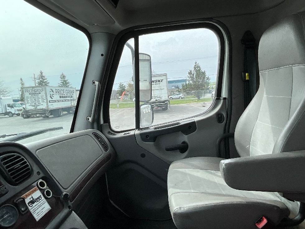 Medium Duty Box Truck-Light and Medium Duty Trucks-Freightliner-2019-M2-Ottawa-ON-255,095\n\t\tkm-$ 63,250 - Image 18