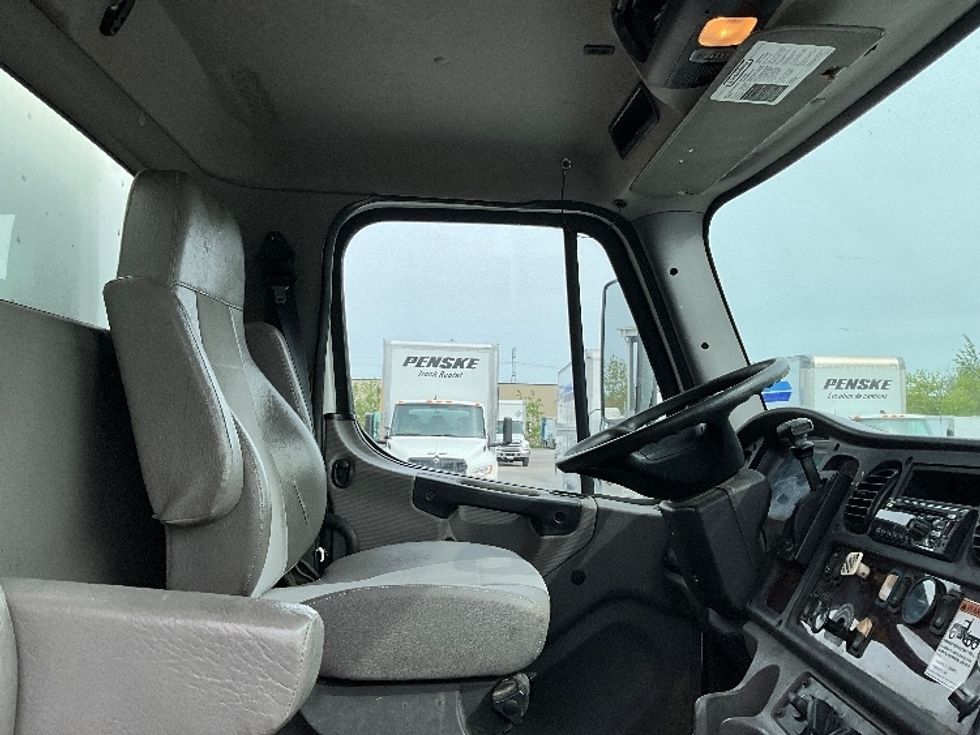 Medium Duty Box Truck-Light and Medium Duty Trucks-Freightliner-2019-M2-Ottawa-ON-255,095\n\t\tkm-$ 63,250 - Image 21