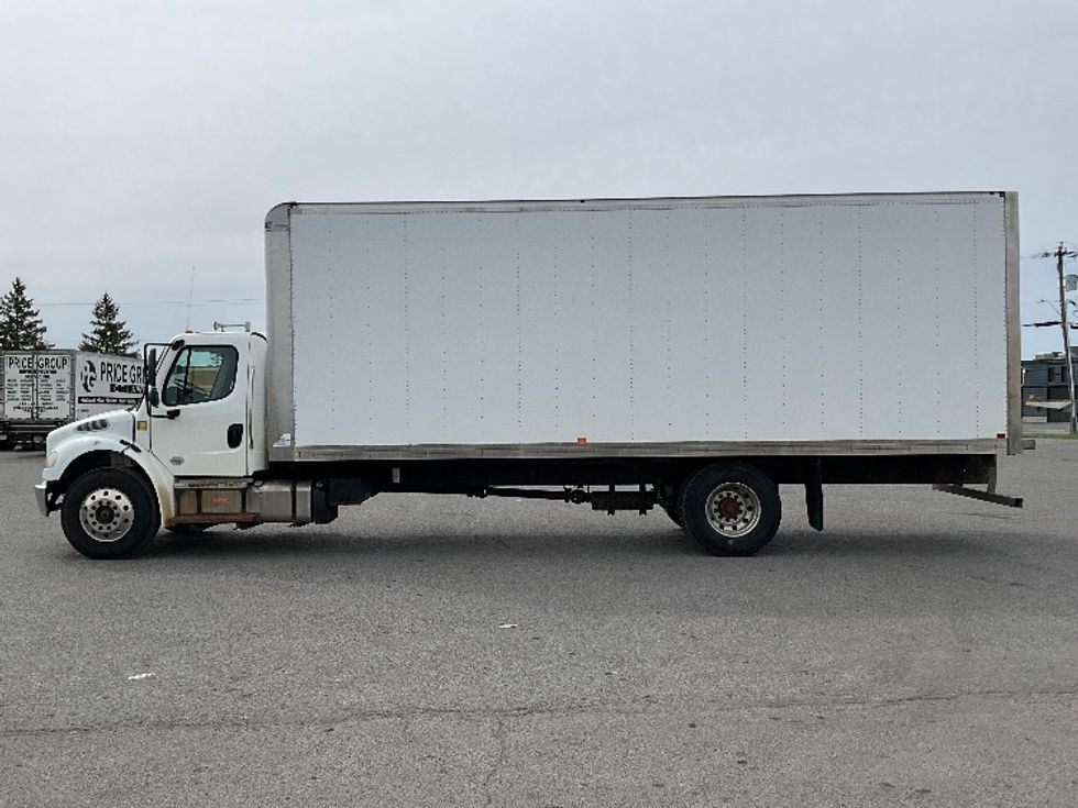 Medium Duty Box Truck-Light and Medium Duty Trucks-Freightliner-2019-M2-Ottawa-ON-255,095\n\t\tkm-$ 63,250 - Image 4