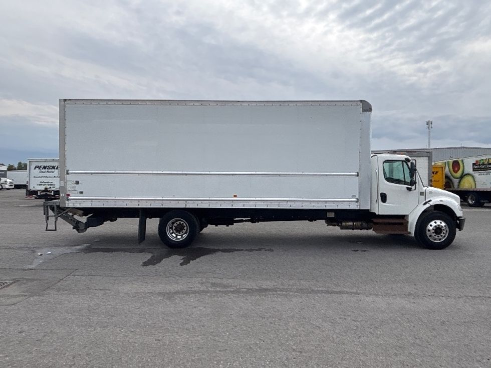 Medium Duty Box Truck-Light and Medium Duty Trucks-Freightliner-2019-M2-Ottawa-ON-310,266\n\t\tkm-$ 61,750 - Image 15