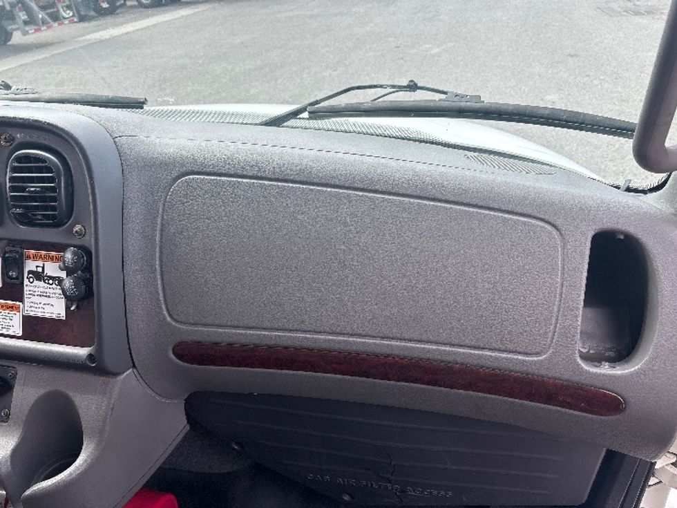 Medium Duty Box Truck-Light and Medium Duty Trucks-Freightliner-2019-M2-Ottawa-ON-310,266\n\t\tkm-$ 61,750 - Image 21