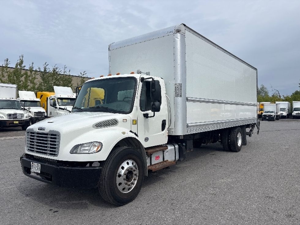 Medium Duty Box Truck-Light and Medium Duty Trucks-Freightliner-2019-M2-Ottawa-ON-310,266\n\t\tkm-$ 61,750 - Image 3