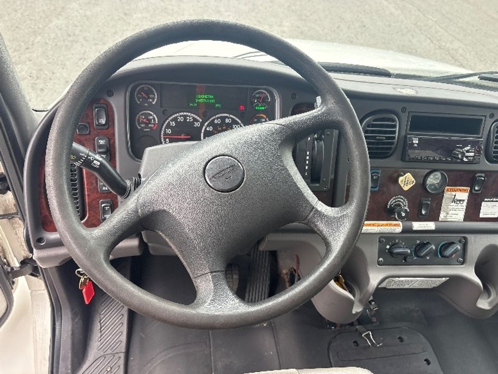 Medium Duty Box Truck-Light and Medium Duty Trucks-Freightliner-2019-M2-Ottawa-ON-344,578\n\t\tkm-$ 57,500 - Image 18