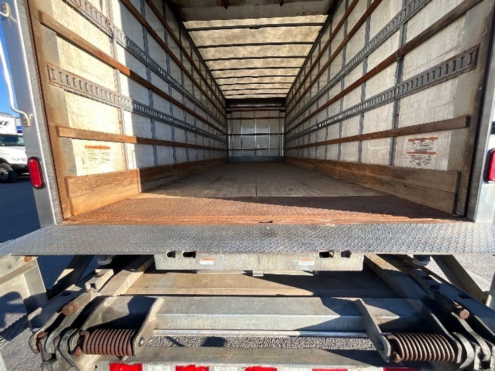 Medium Duty Box Truck-Light and Medium Duty Trucks-Freightliner-2019-M2-Ottawa-ON-388,781\n\t\tkm-$ 52,000 - Image 10