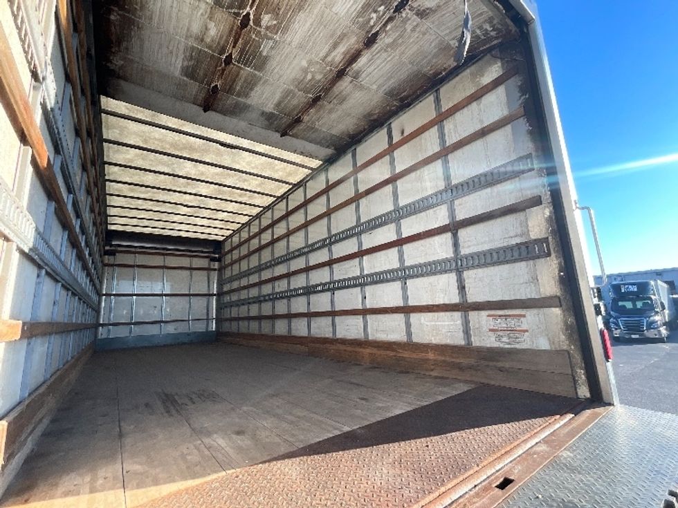 Medium Duty Box Truck-Light and Medium Duty Trucks-Freightliner-2019-M2-Ottawa-ON-388,781\n\t\tkm-$ 52,000 - Image 12