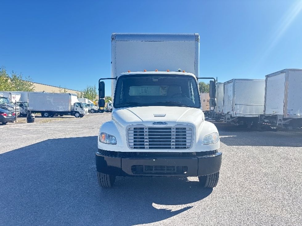 Medium Duty Box Truck-Light and Medium Duty Trucks-Freightliner-2019-M2-Ottawa-ON-482,787\n\t\tkm-$ 36,000 - Image 2