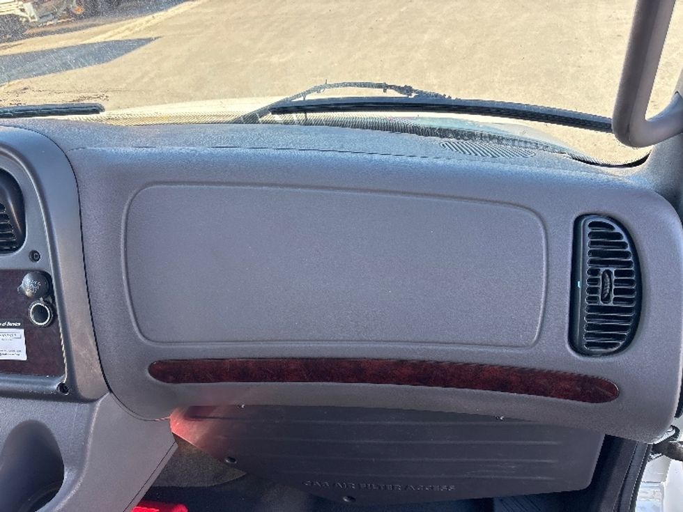 Medium Duty Box Truck-Light and Medium Duty Trucks-Freightliner-2019-M2-Ottawa-ON-482,787\n\t\tkm-$ 36,000 - Image 21