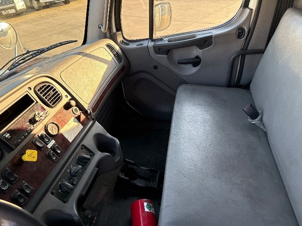 Medium Duty Box Truck-Light and Medium Duty Trucks-Freightliner-2019-M2-Parkersburg-WV-210,507\n\t\tmiles-$ 46,000 - Image 19