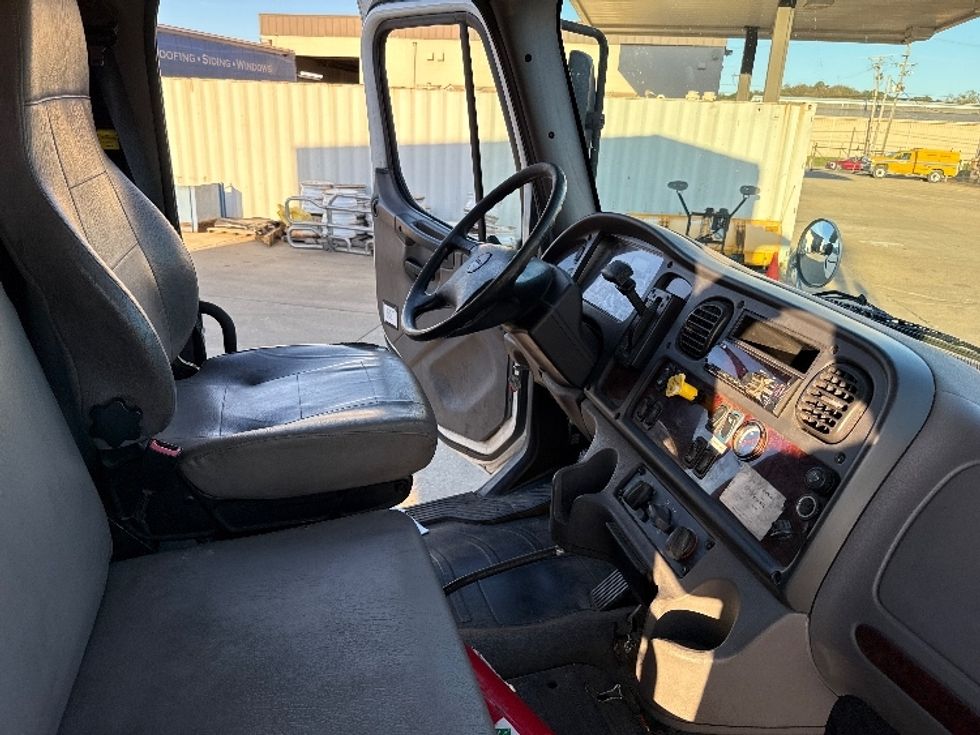 Medium Duty Box Truck-Light and Medium Duty Trucks-Freightliner-2019-M2-Parkersburg-WV-210,507\n\t\tmiles-$ 46,000 - Image 22
