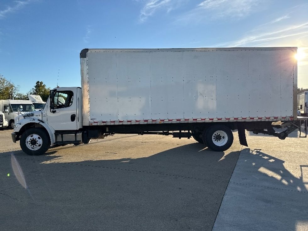 Medium Duty Box Truck-Light and Medium Duty Trucks-Freightliner-2019-M2-Parkersburg-WV-210,507\n\t\tmiles-$ 46,000 - Image 4