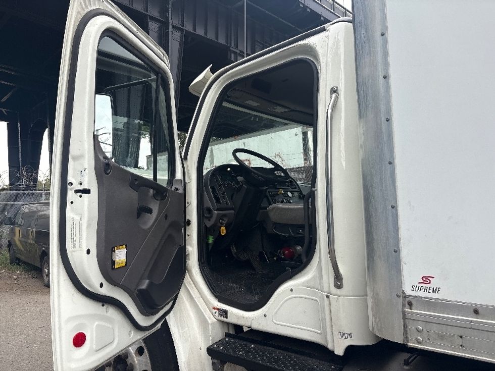 Medium Duty Box Truck-Light and Medium Duty Trucks-Freightliner-2019-M2-Parsippany-NJ-116,594\n\t\tmiles-$ 56,250 - Image 16
