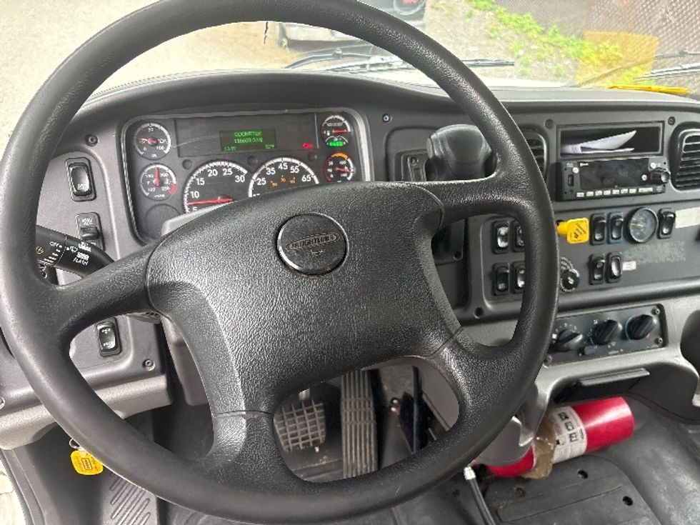 Medium Duty Box Truck-Light and Medium Duty Trucks-Freightliner-2019-M2-Parsippany-NJ-116,594\n\t\tmiles-$ 56,250 - Image 17