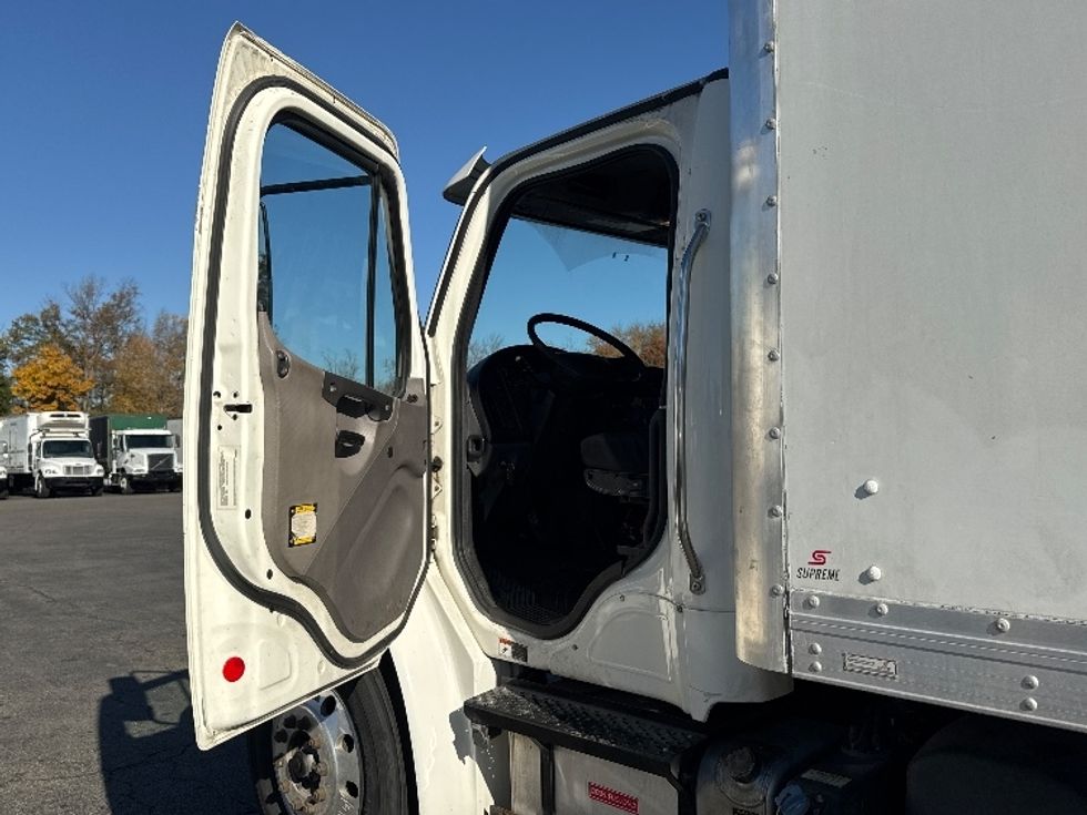 Medium Duty Box Truck-Light and Medium Duty Trucks-Freightliner-2019-M2-Parsippany-NJ-140,563\n\t\tmiles-$ 47,000 - Image 16