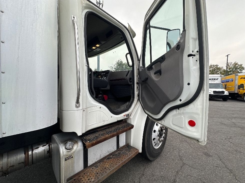 Medium Duty Box Truck-Light and Medium Duty Trucks-Freightliner-2019-M2-Parsippany-NJ-157,967\n\t\tmiles-$ 41,250 - Image 19