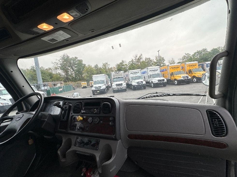 Medium Duty Box Truck-Light and Medium Duty Trucks-Freightliner-2019-M2-Parsippany-NJ-157,967\n\t\tmiles-$ 41,250 - Image 20