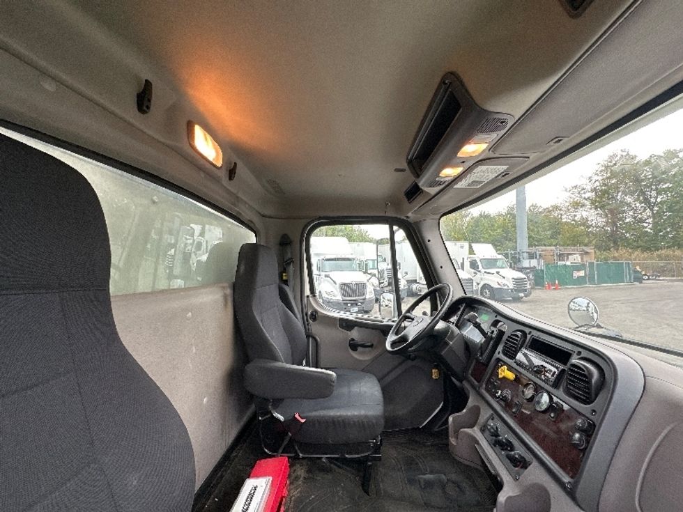 Medium Duty Box Truck-Light and Medium Duty Trucks-Freightliner-2019-M2-Parsippany-NJ-157,967\n\t\tmiles-$ 41,250 - Image 21