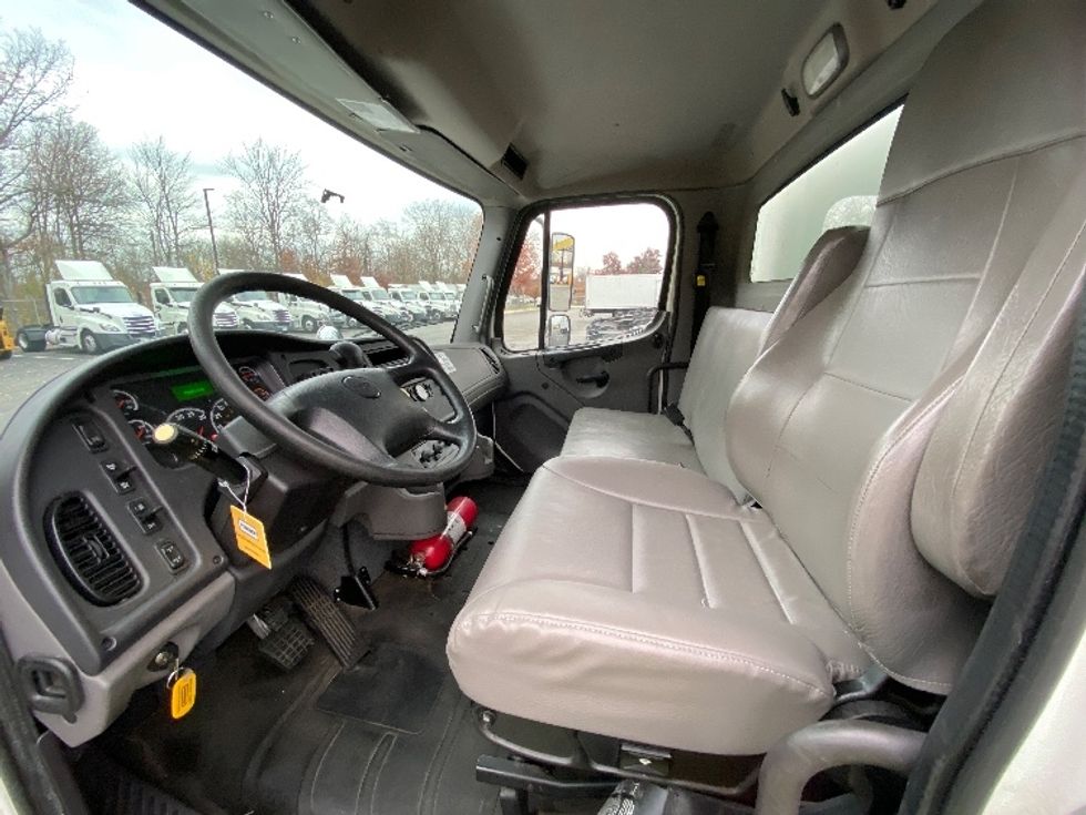 Medium Duty Box Truck-Light and Medium Duty Trucks-Freightliner-2019-M2-Parsippany-NJ-228,364\n\t\tmiles-$ 32,500 - Image 17