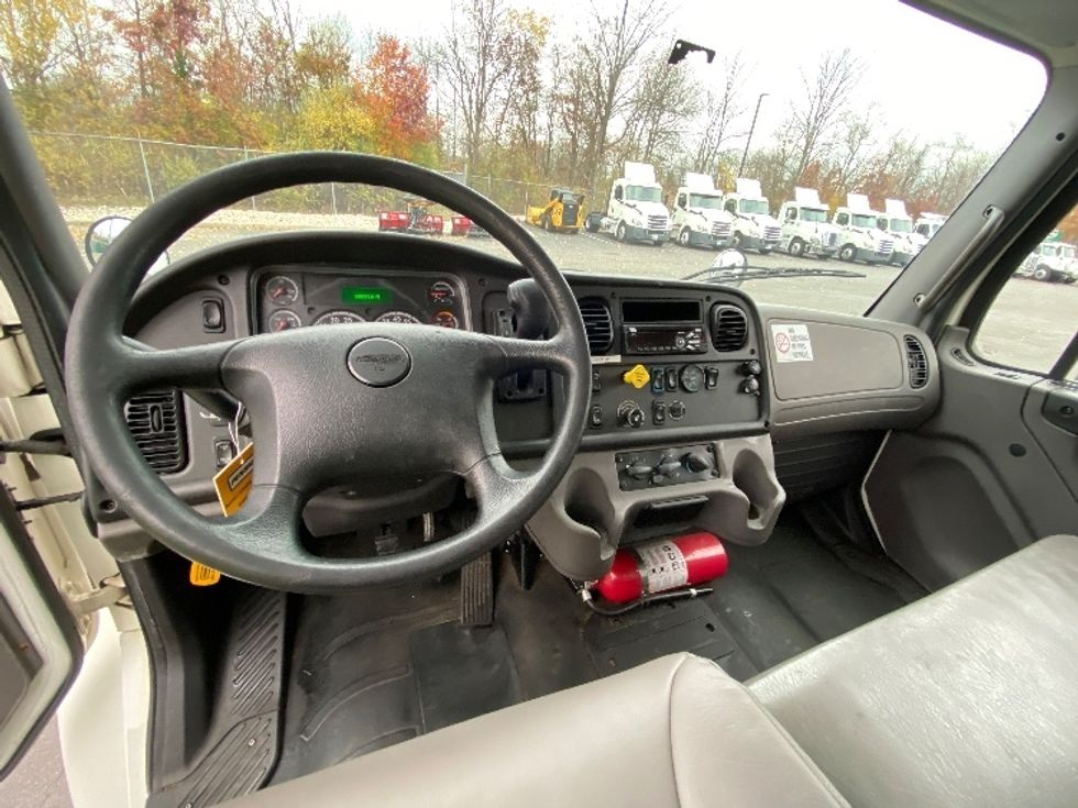 Medium Duty Box Truck-Light and Medium Duty Trucks-Freightliner-2019-M2-Parsippany-NJ-228,364\n\t\tmiles-$ 32,500 - Image 18