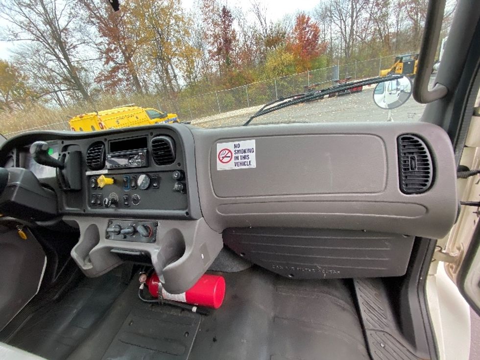 Medium Duty Box Truck-Light and Medium Duty Trucks-Freightliner-2019-M2-Parsippany-NJ-228,364\n\t\tmiles-$ 32,500 - Image 21