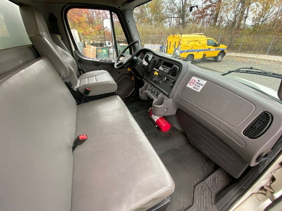 Medium Duty Box Truck-Light and Medium Duty Trucks-Freightliner-2019-M2-Parsippany-NJ-228,364\n\t\tmiles-$ 32,500 - Image 22