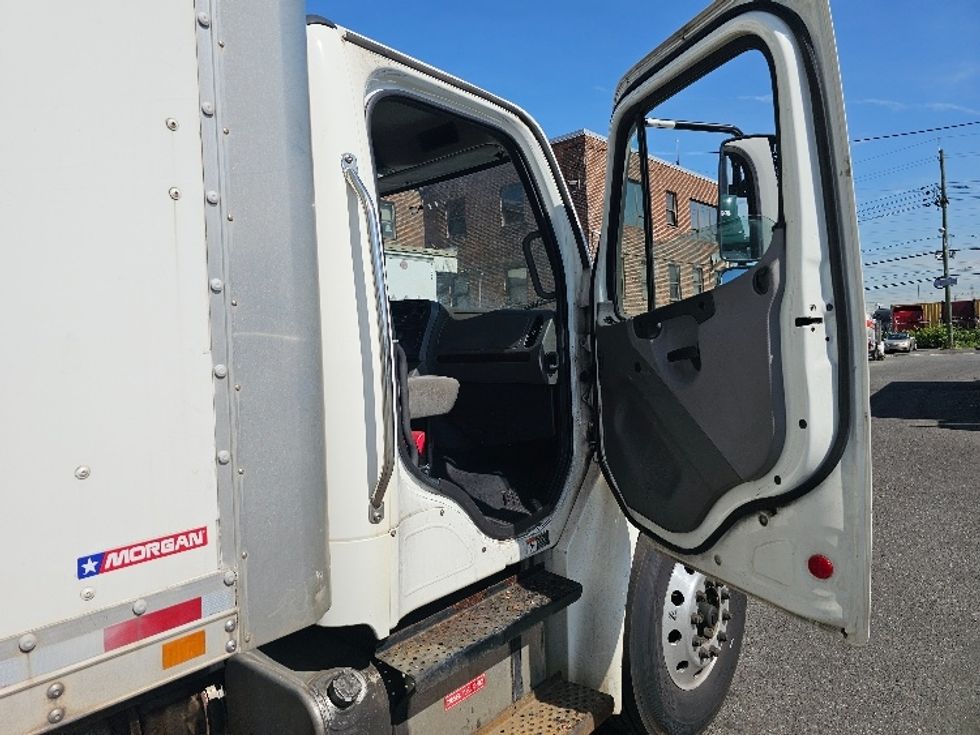 Medium Duty Box Truck-Light and Medium Duty Trucks-Freightliner-2019-M2-Parsippany-NJ-228,710\n\t\tmiles-$ 38,250 - Image 17
