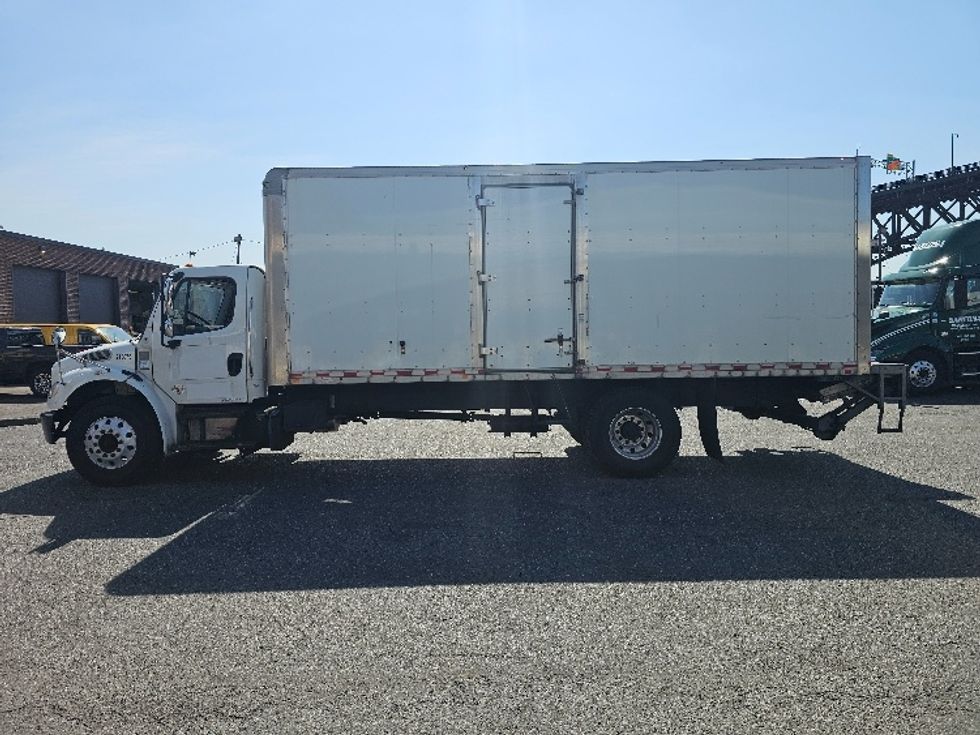 Medium Duty Box Truck-Light and Medium Duty Trucks-Freightliner-2019-M2-Parsippany-NJ-228,710\n\t\tmiles-$ 38,250 - Image 4
