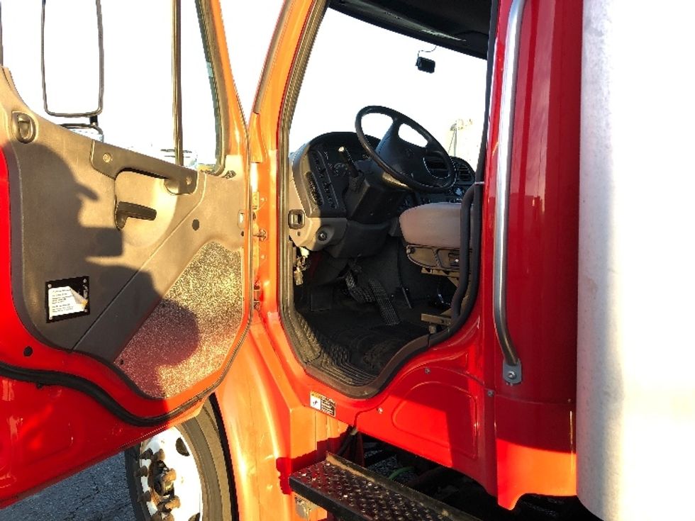 Medium Duty Box Truck-Light and Medium Duty Trucks-Freightliner-2019-M2-Pasco-WA-159,329\n\t\tmiles-$ 51,750 - Image 16