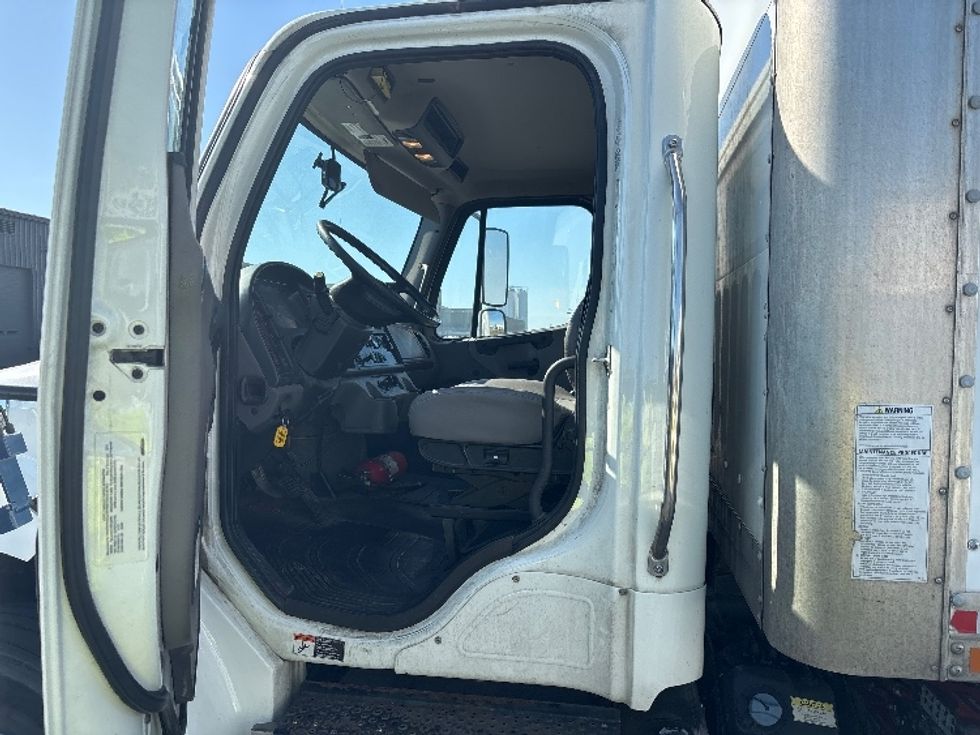 Medium Duty Box Truck-Light and Medium Duty Trucks-Freightliner-2019-M2-Pasco-WA-298,683\n\t\tmiles-$ 35,500 - Image 16