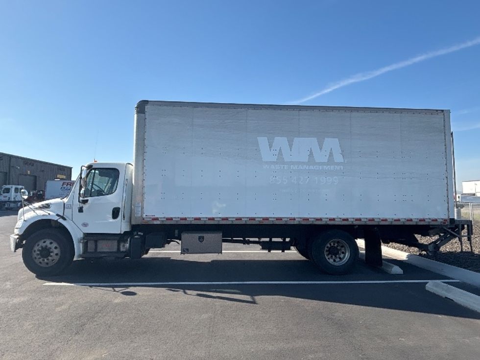 Medium Duty Box Truck-Light and Medium Duty Trucks-Freightliner-2019-M2-Pasco-WA-298,683\n\t\tmiles-$ 35,500 - Image 4