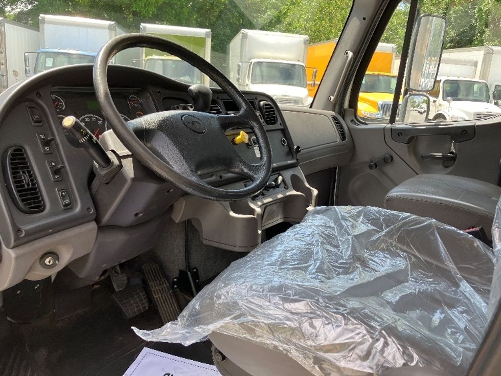 Medium Duty Box Truck-Light and Medium Duty Trucks-Freightliner-2019-M2-Pensacola-FL-103,489\n\t\tmiles-$ 54,750 - Image 17
