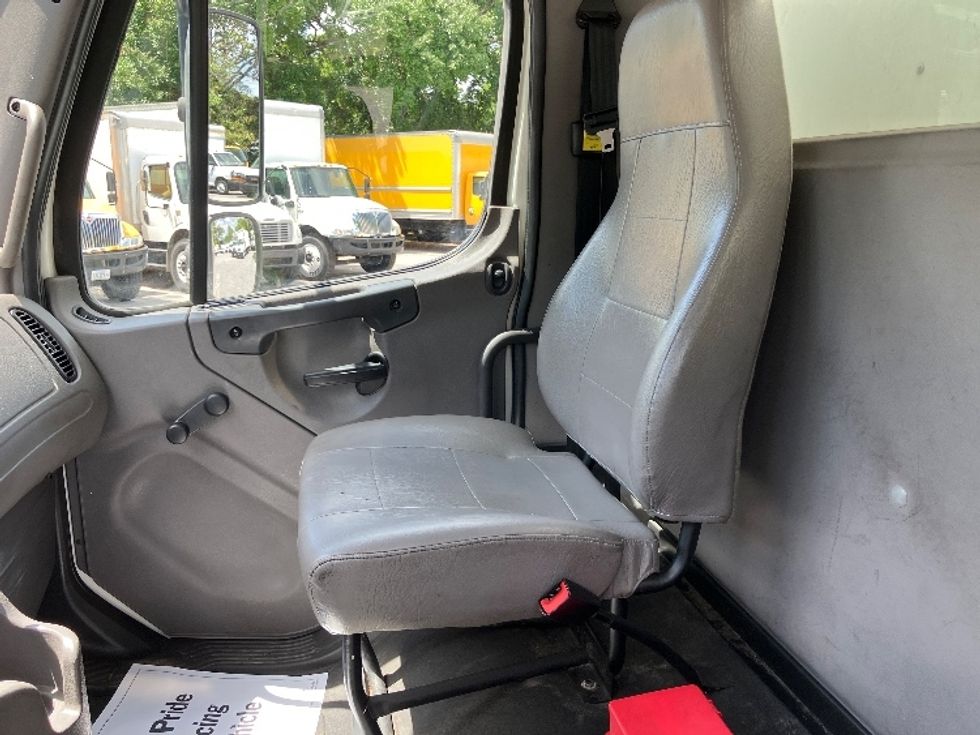 Medium Duty Box Truck-Light and Medium Duty Trucks-Freightliner-2019-M2-Pensacola-FL-103,489\n\t\tmiles-$ 54,750 - Image 19