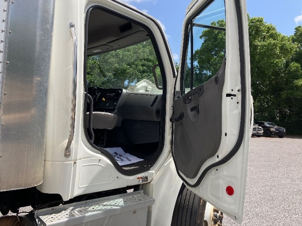 Medium Duty Box Truck-Light and Medium Duty Trucks-Freightliner-2019-M2-Pensacola-FL-103,489\n\t\tmiles-$ 54,750 - Image 20