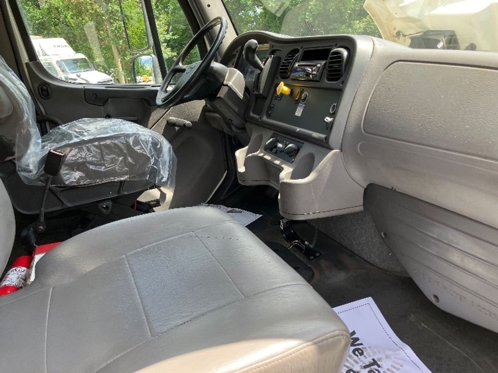 Medium Duty Box Truck-Light and Medium Duty Trucks-Freightliner-2019-M2-Pensacola-FL-103,489\n\t\tmiles-$ 54,750 - Image 22