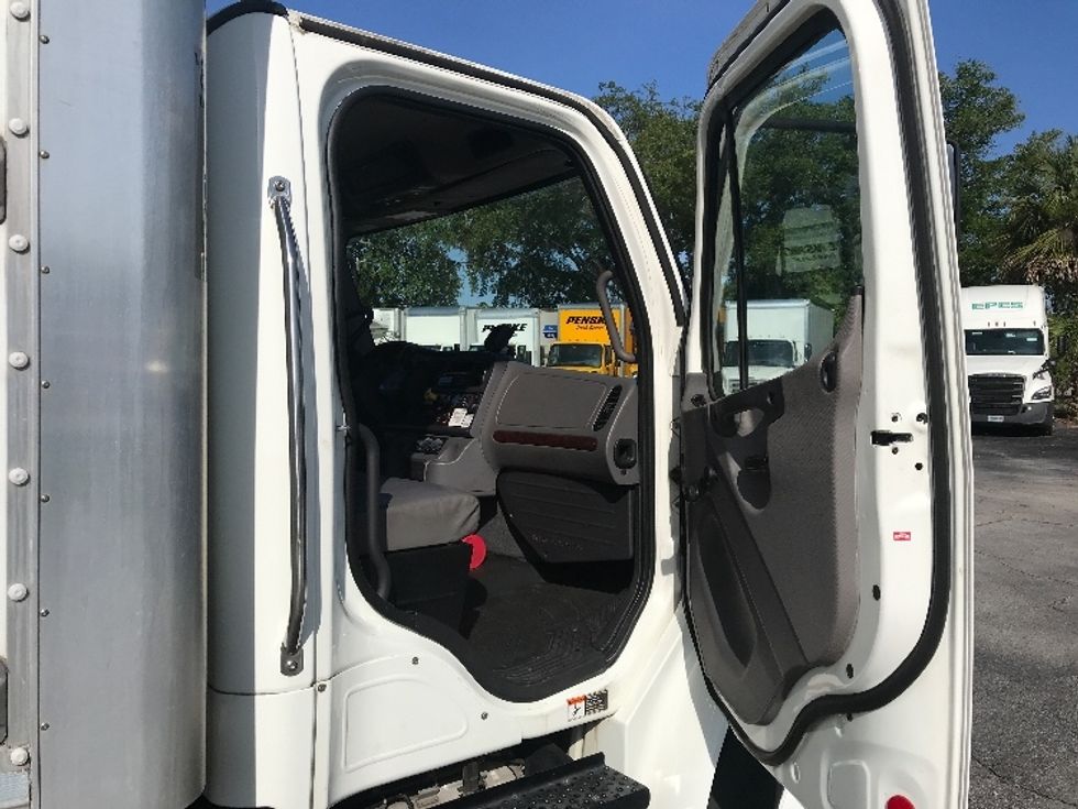 Medium Duty Box Truck-Light and Medium Duty Trucks-Freightliner-2019-M2-Pensacola-FL-145,611\n\t\tmiles-$ 53,000 - Image 20