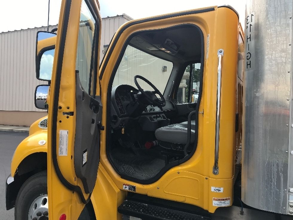 Medium Duty Box Truck-Light and Medium Duty Trucks-Freightliner-2019-M2-Pensacola-FL-171,648\n\t\tmiles-$ 45,500 - Image 16