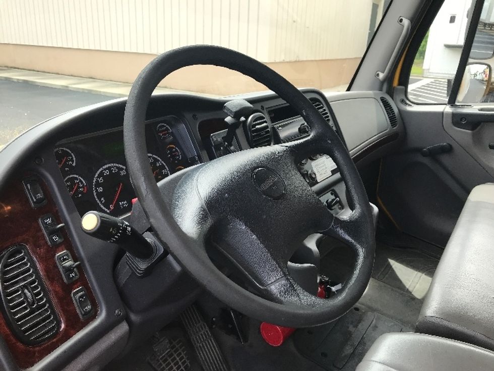 Medium Duty Box Truck-Light and Medium Duty Trucks-Freightliner-2019-M2-Pensacola-FL-171,648\n\t\tmiles-$ 45,500 - Image 17