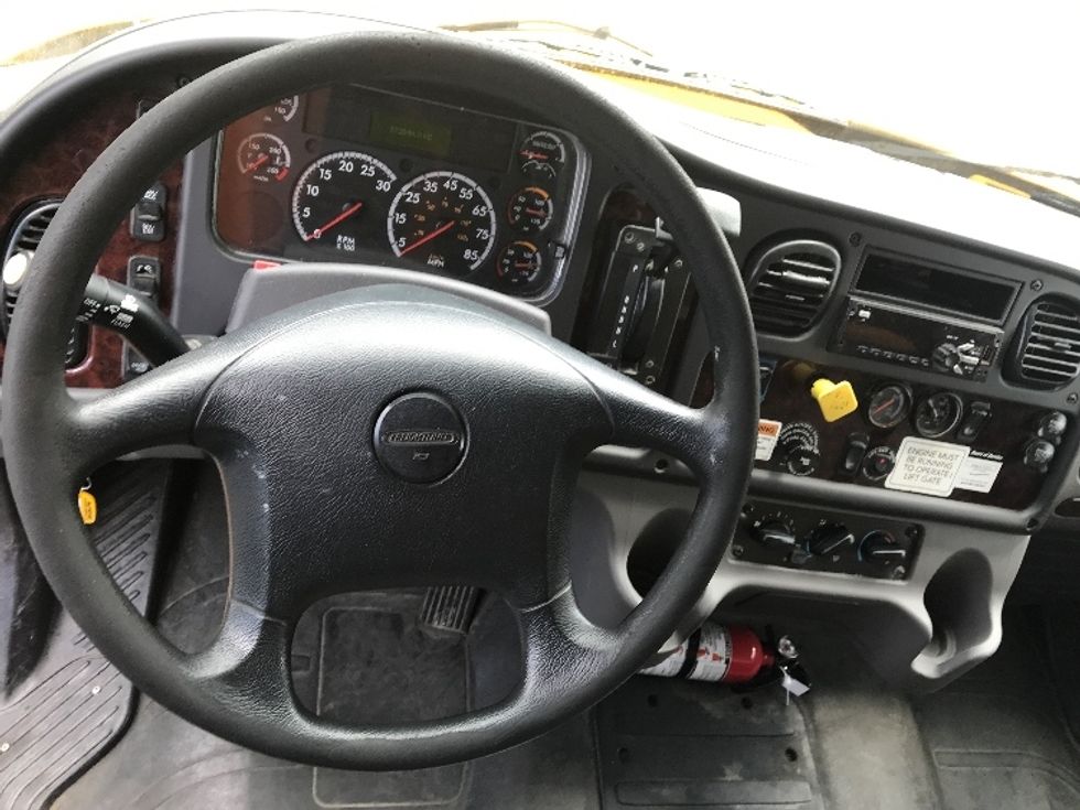 Medium Duty Box Truck-Light and Medium Duty Trucks-Freightliner-2019-M2-Pensacola-FL-171,648\n\t\tmiles-$ 45,500 - Image 18