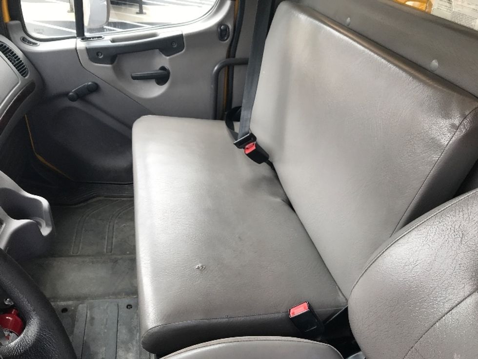 Medium Duty Box Truck-Light and Medium Duty Trucks-Freightliner-2019-M2-Pensacola-FL-171,648\n\t\tmiles-$ 45,500 - Image 19