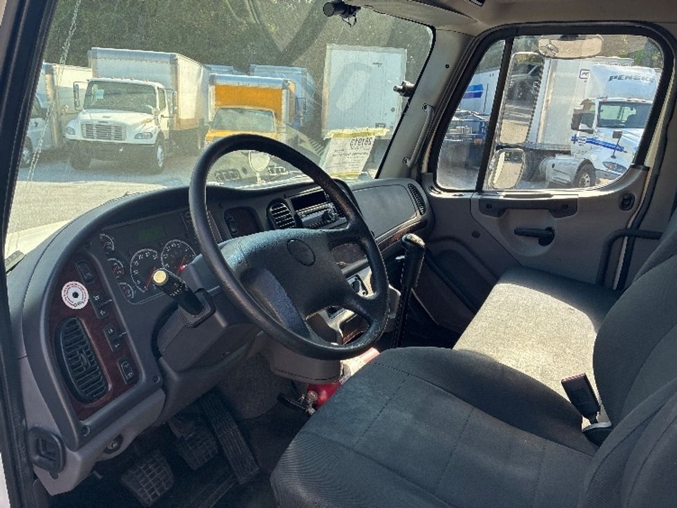 Medium Duty Box Truck-Light and Medium Duty Trucks-Freightliner-2019-M2-Pensacola-FL-192,720\n\t\tmiles-$ 49,750 - Image 17