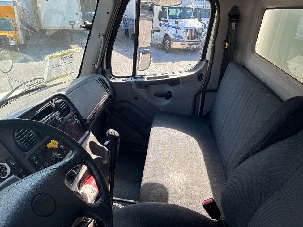 Medium Duty Box Truck-Light and Medium Duty Trucks-Freightliner-2019-M2-Pensacola-FL-192,720\n\t\tmiles-$ 49,750 - Image 19
