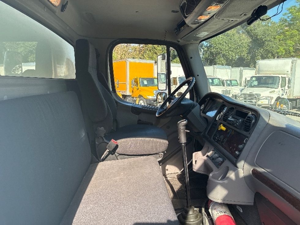 Medium Duty Box Truck-Light and Medium Duty Trucks-Freightliner-2019-M2-Pensacola-FL-192,720\n\t\tmiles-$ 49,750 - Image 22