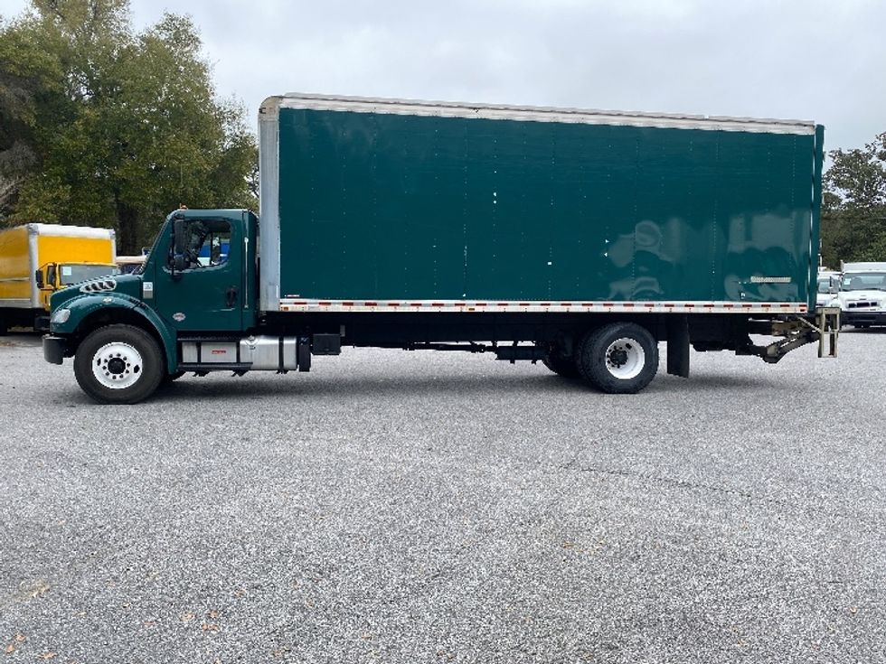 Medium Duty Box Truck-Light and Medium Duty Trucks-Freightliner-2019-M2-Pensacola-FL-205,265\n\t\tmiles-$ 38,500 - Image 4
