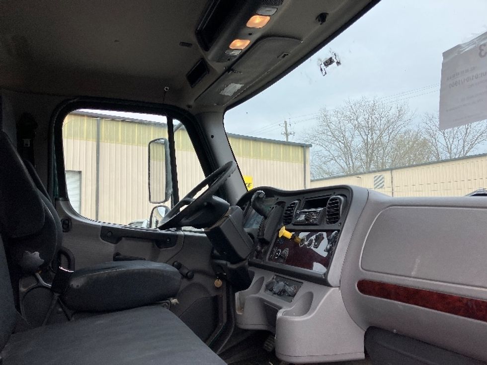 Medium Duty Box Truck-Light and Medium Duty Trucks-Freightliner-2019-M2-Pensacola-FL-256,818\n\t\tmiles-$ 40,000 - Image 21