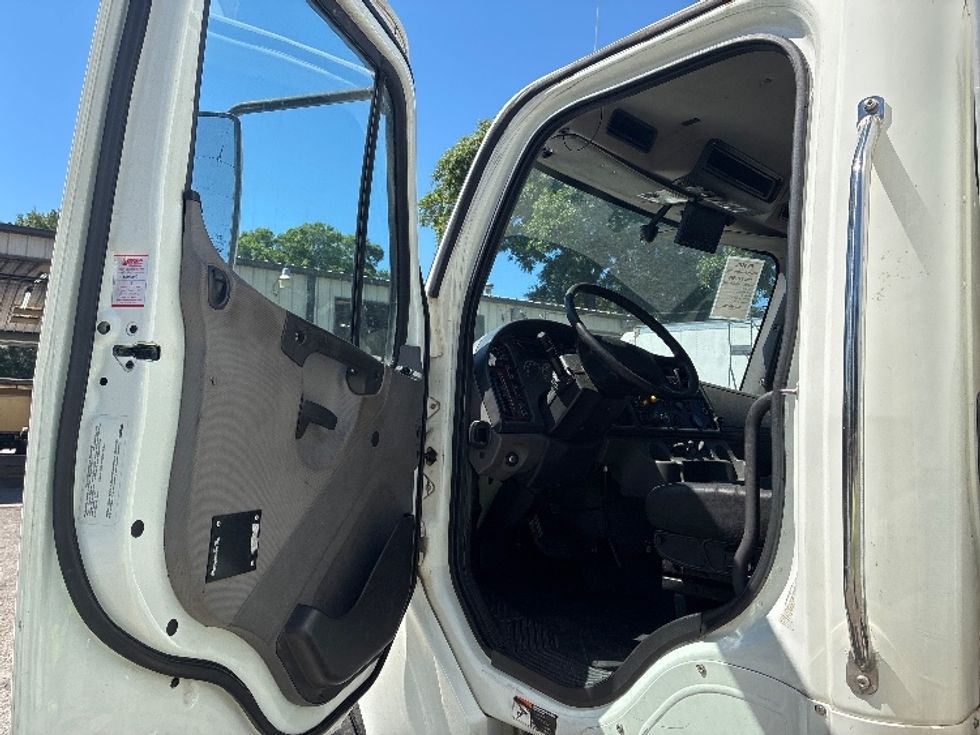 Medium Duty Box Truck-Light and Medium Duty Trucks-Freightliner-2019-M2-Pensacola-FL-282,573\n\t\tmiles-$ 13,000 - Image 11