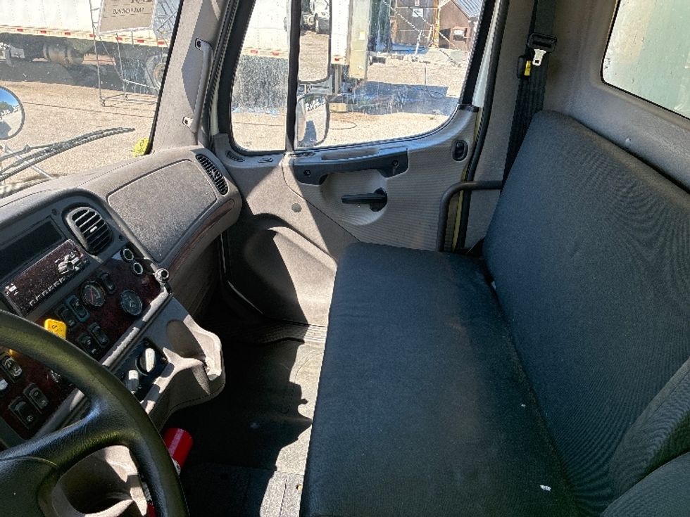 Medium Duty Box Truck-Light and Medium Duty Trucks-Freightliner-2019-M2-Pensacola-FL-282,573\n\t\tmiles-$ 13,000 - Image 14