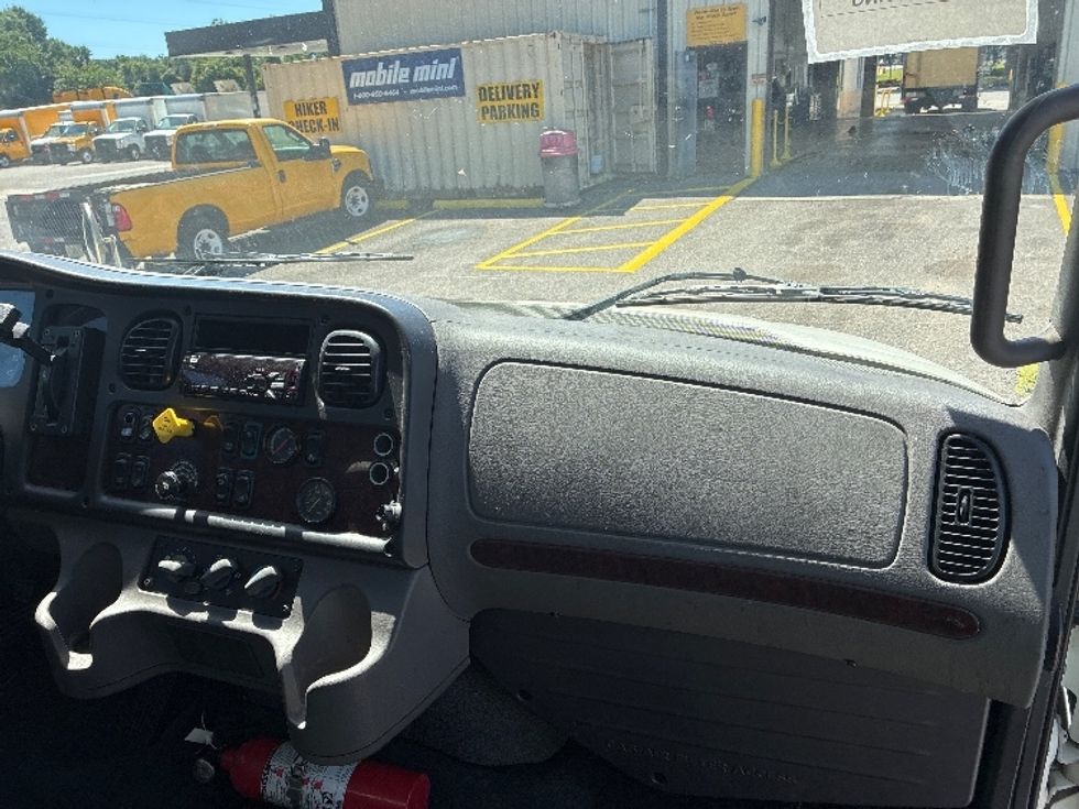 Medium Duty Box Truck-Light and Medium Duty Trucks-Freightliner-2019-M2-Pensacola-FL-282,573\n\t\tmiles-$ 13,000 - Image 16